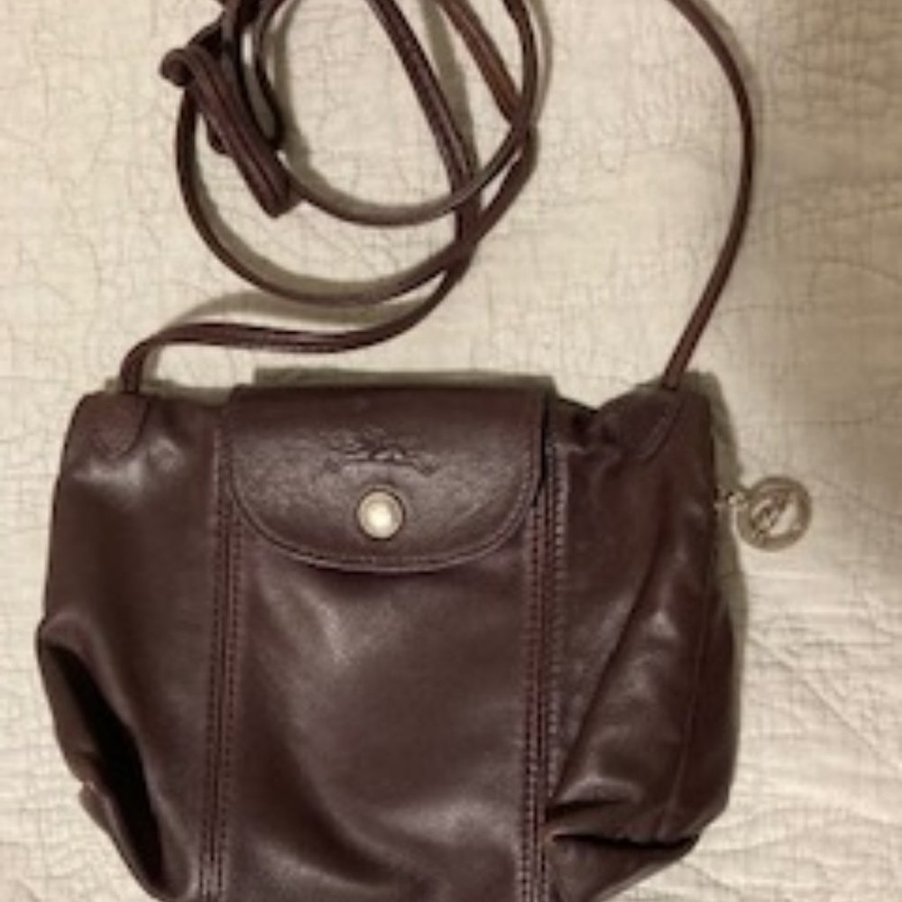 Adorable purple Longchamp purse!